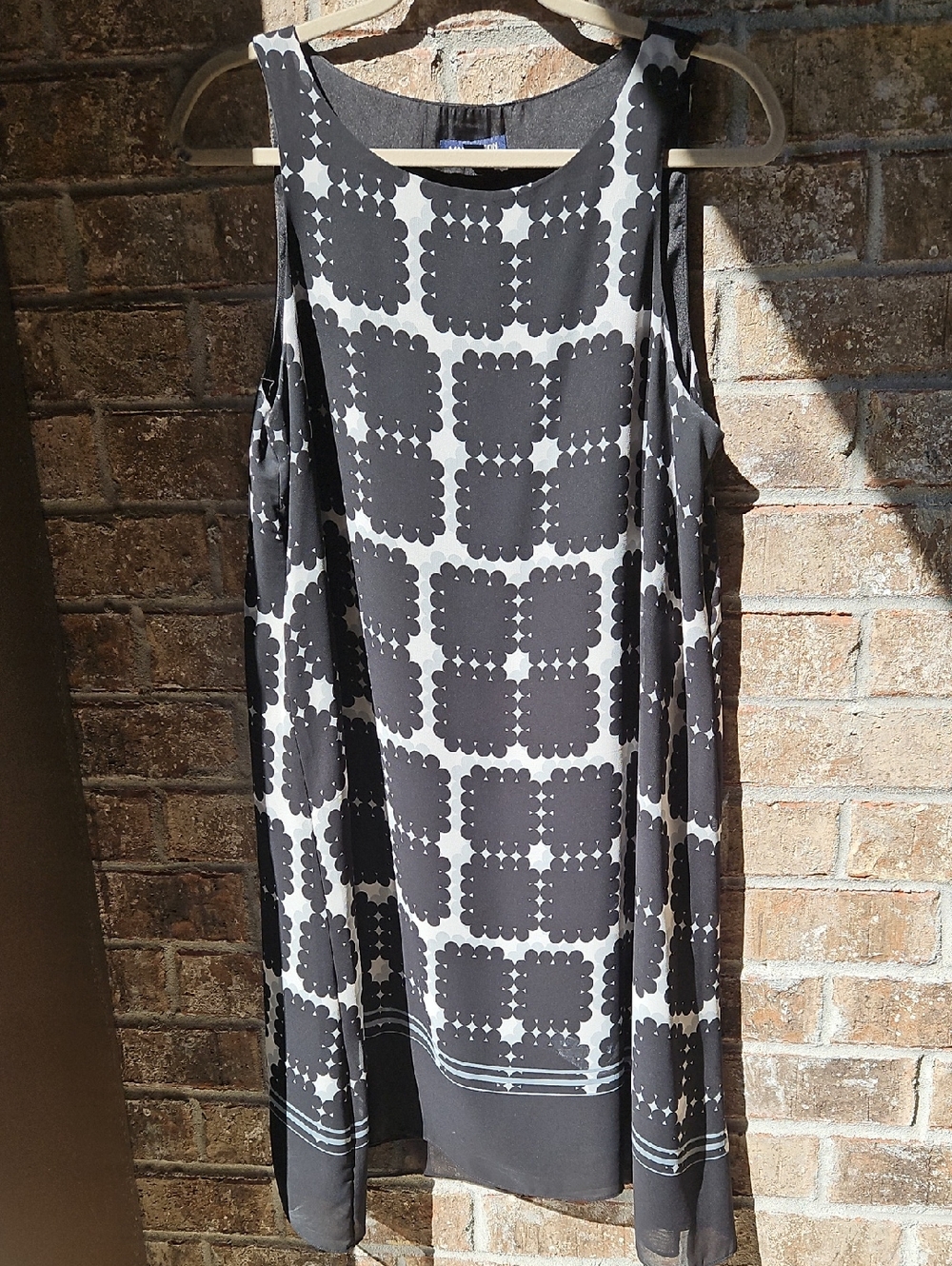 Max Edition Black and White Geometric Shift Dress